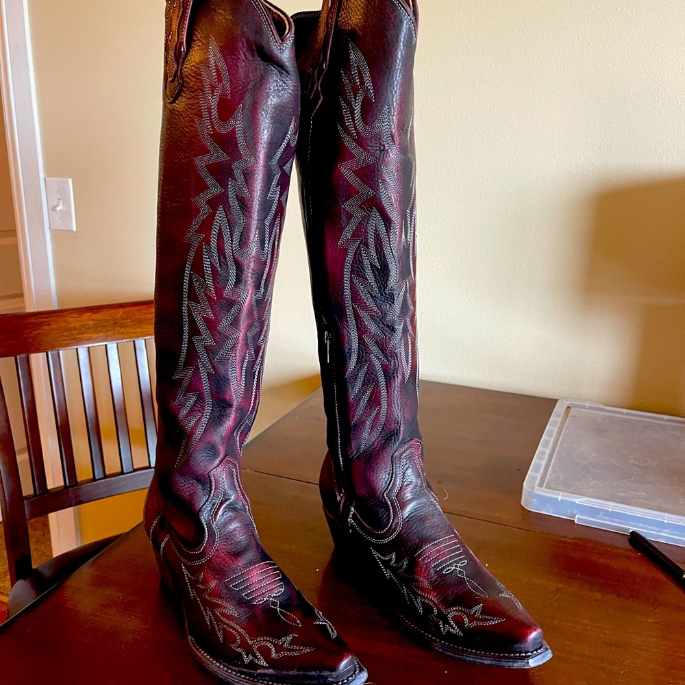 Freebird Wonder, size 10 wine